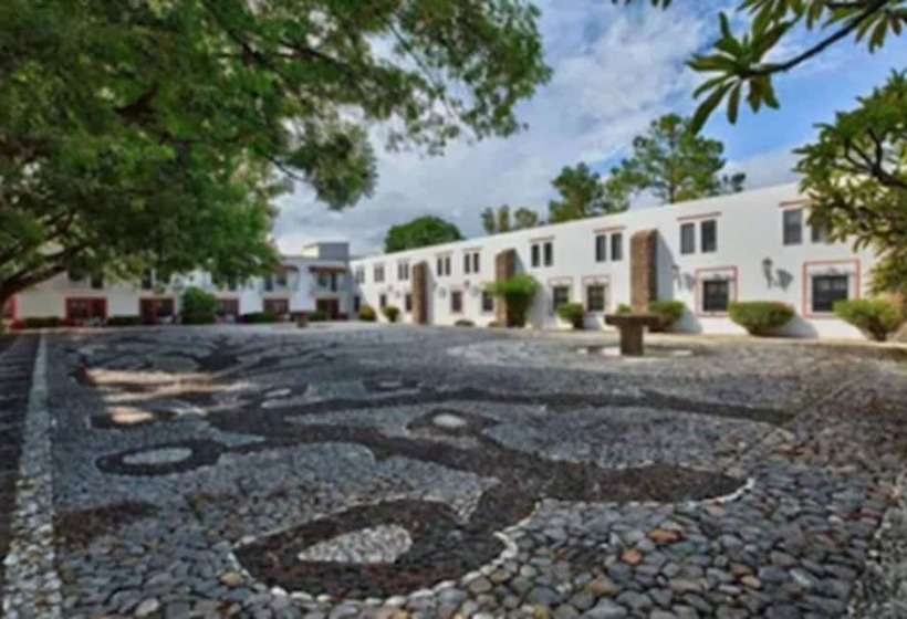 Отель Hacienda Jurica By Brisas