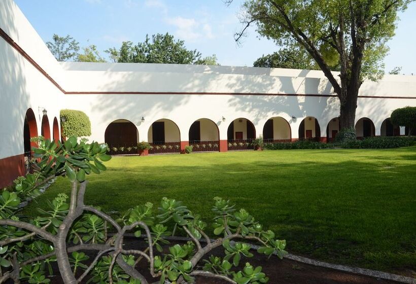 Отель Hacienda Jurica By Brisas