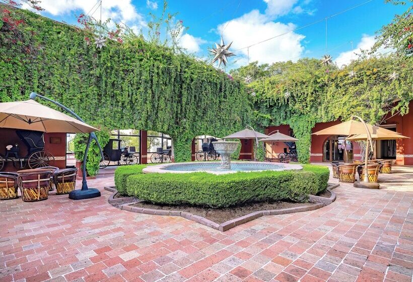 Отель Hacienda Jurica By Brisas