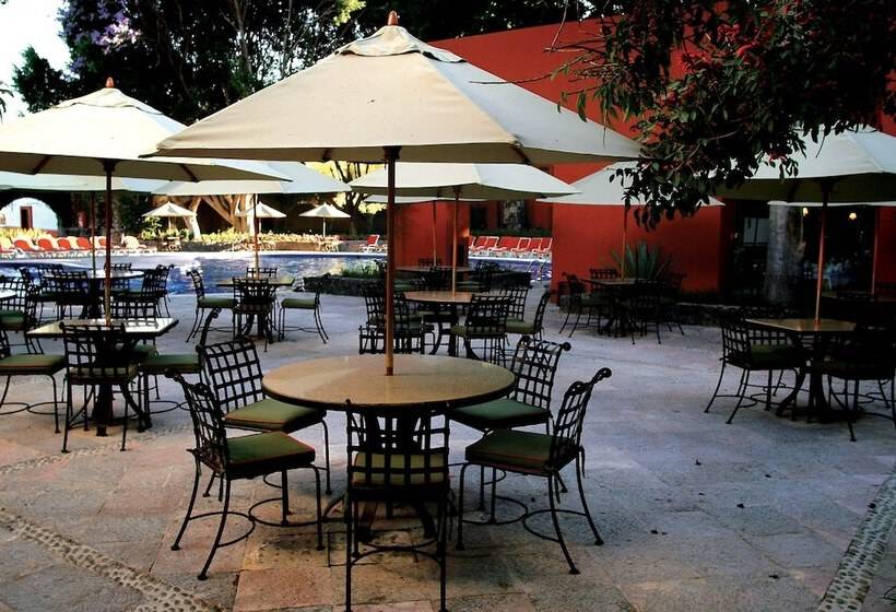 Отель Hacienda Jurica By Brisas