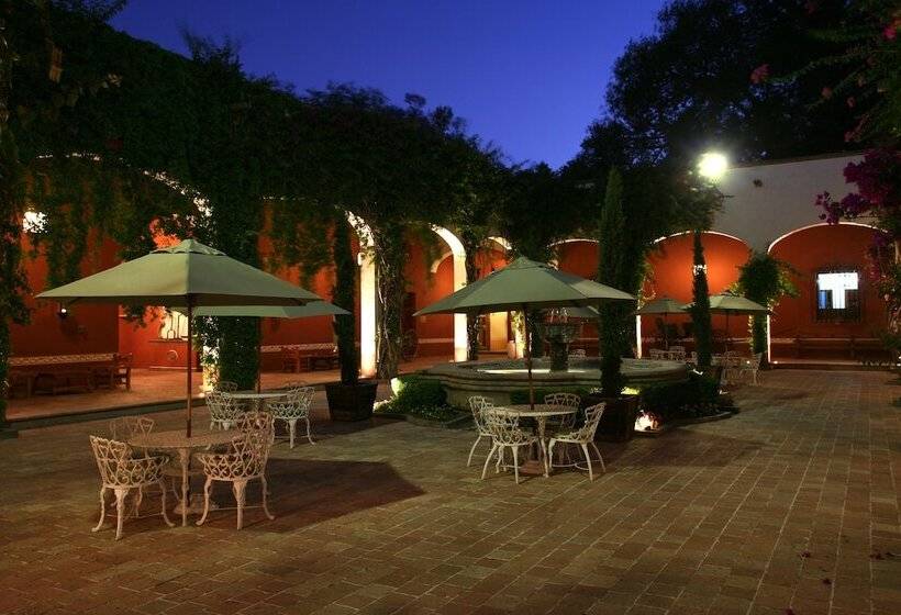 Отель Hacienda Jurica By Brisas