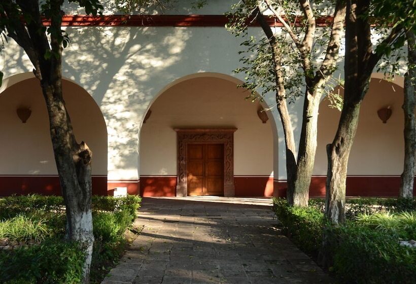 Отель Hacienda Jurica By Brisas