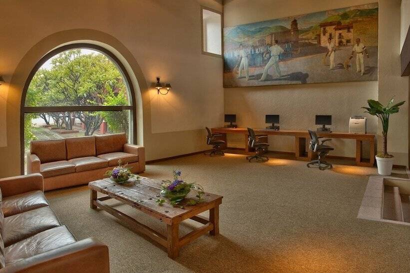 Отель Hacienda Jurica By Brisas