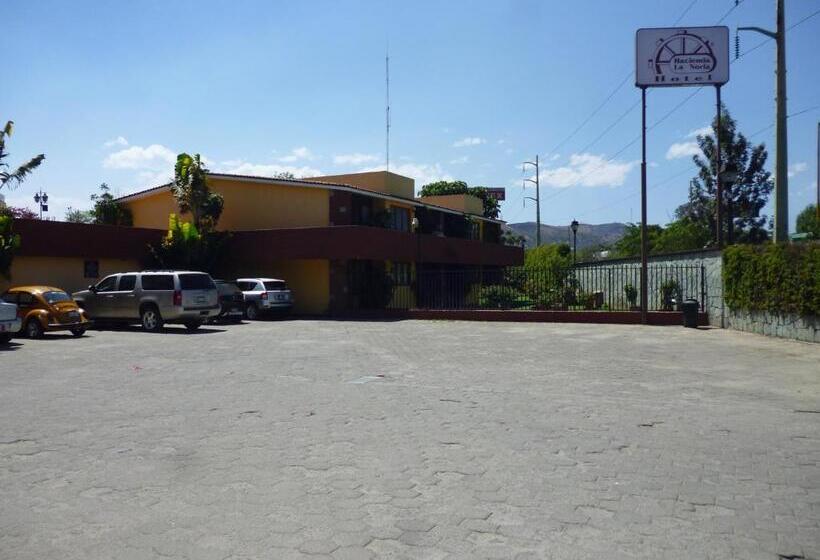 בית מלון כפרי Hacienda