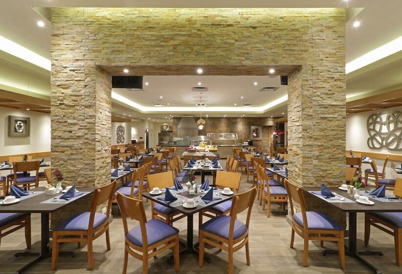 ホテル Holiday Inn Monterrey Norte, An Ihg