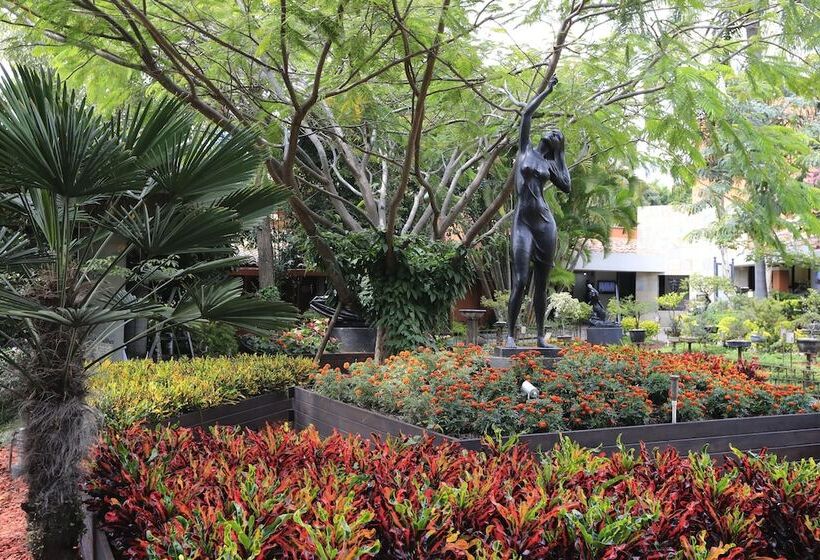 Hosteria Las Quintas Hotel Restaurante Bar