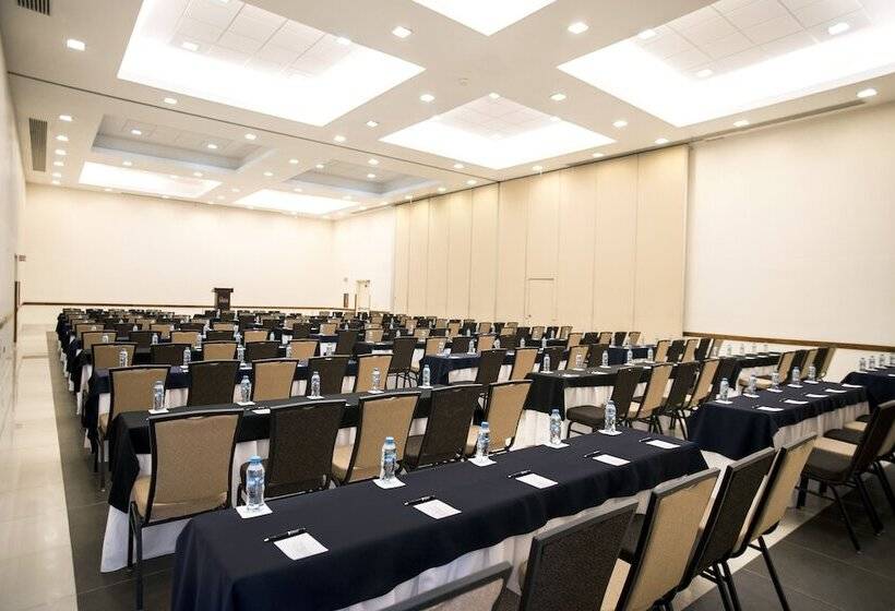 Hosteria Las Quintas Hotel Restaurante Bar