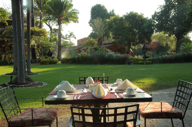 Hosteria Las Quintas Hotel Restaurante Bar