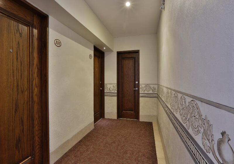 Hosteria Las Quintas Hotel Restaurante Bar