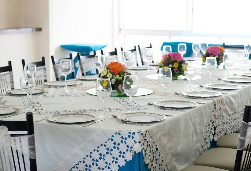 ホテル Howard Johnson By Wyndham Veracruz