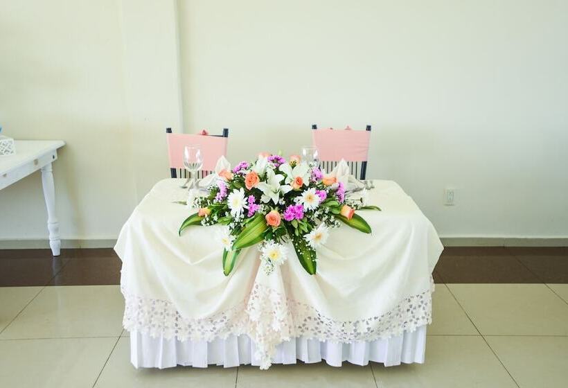 ホテル Howard Johnson By Wyndham Veracruz