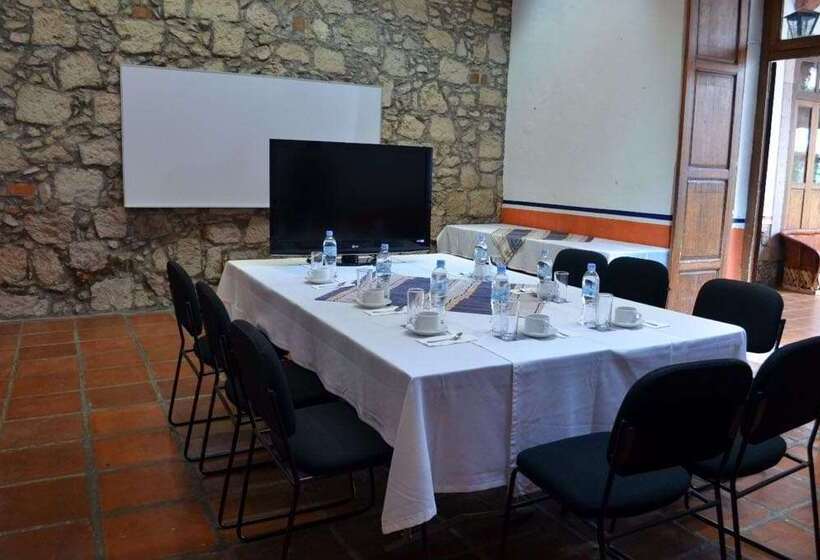 酒店 Howard Johnson By Wyndham Morelia Calle Real