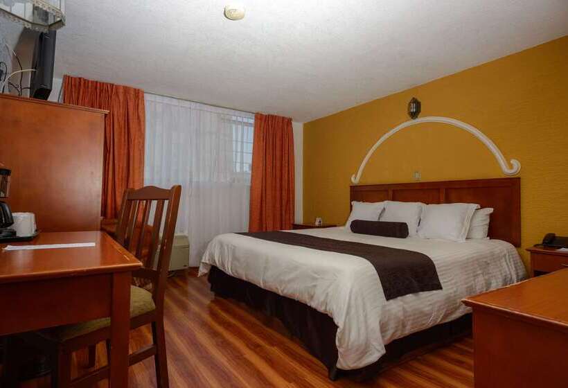 Отель Howard Johnson By Wyndham Morelia Calle Real