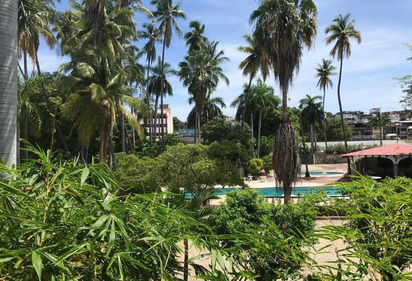 Отель Las Hamacas