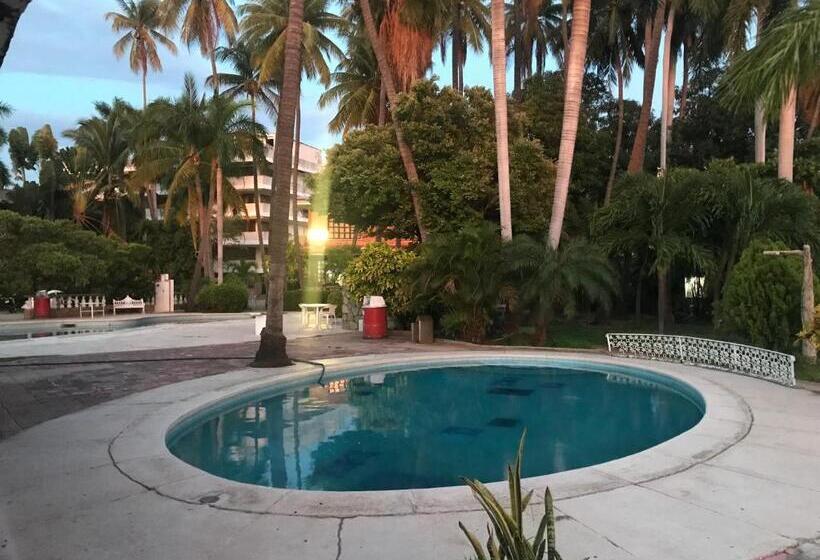 Отель Las Hamacas