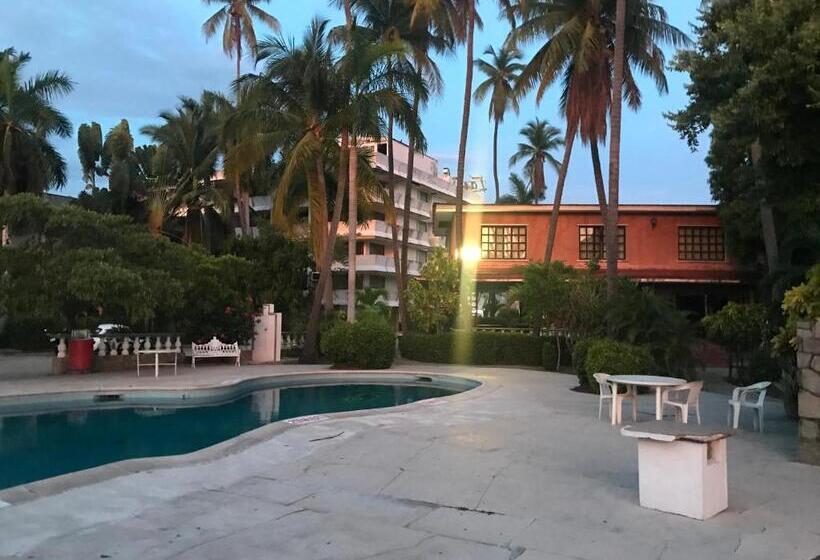 Отель Las Hamacas