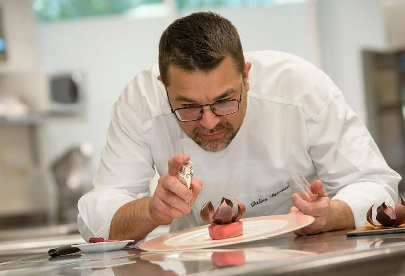 هتل Le Méridien Beach Plaza