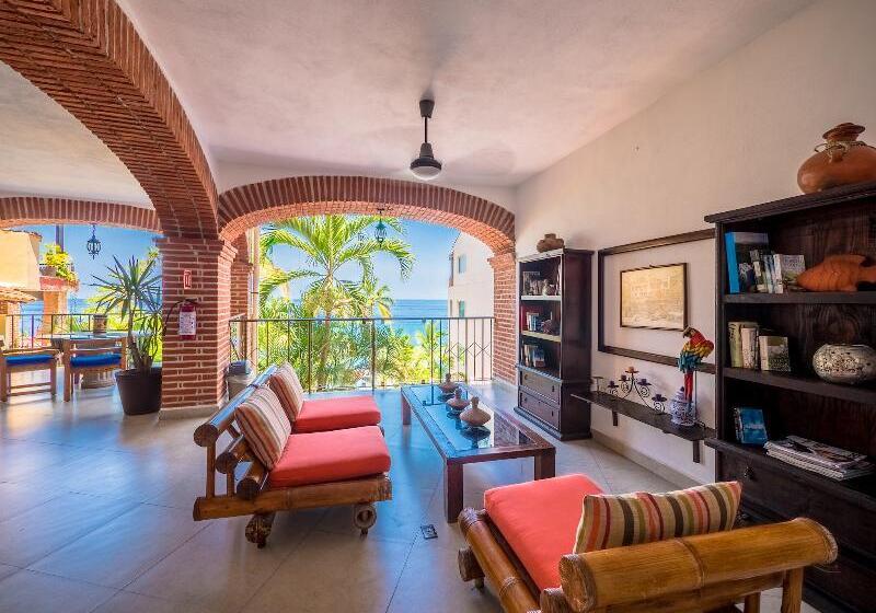 Marboka Hotel & Suites