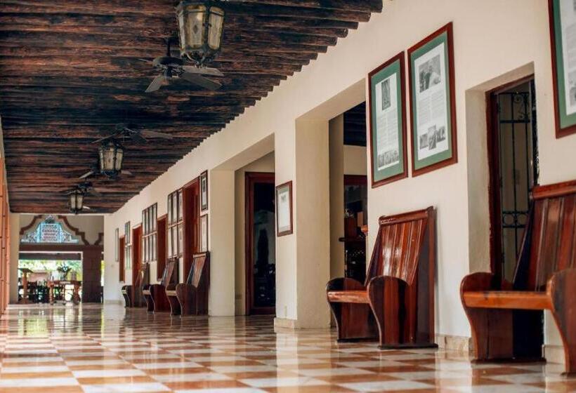 Mayaland Hotel & Bungalows