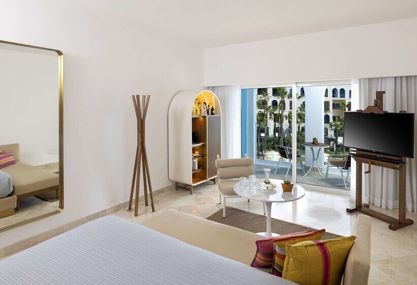 Отель Me Cabo By Meliá