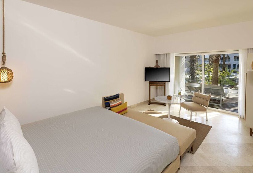 Отель Me Cabo By Meliá