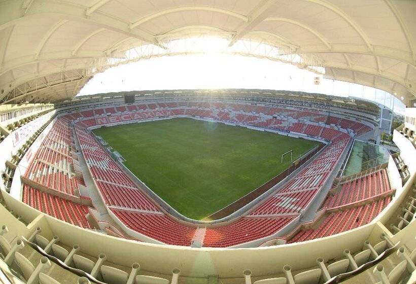 هتل Medrano Temáticas And Business Rooms Aguascalientes