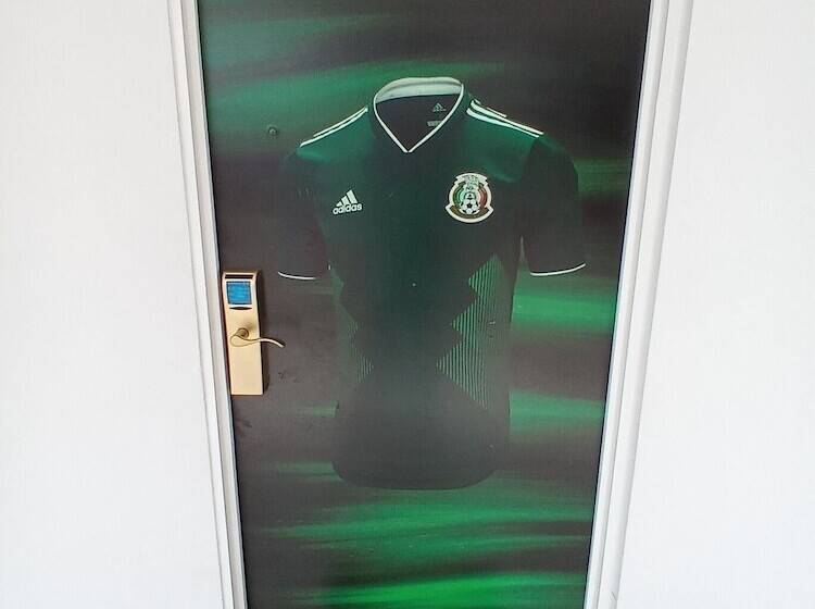 هتل Medrano Temáticas And Business Rooms Aguascalientes