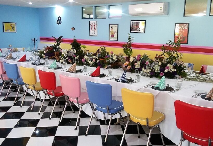 هتل Medrano Temáticas And Business Rooms Aguascalientes