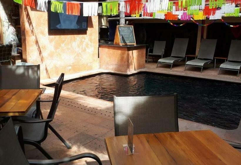 فندق Mercurio   Caters To Gay Men