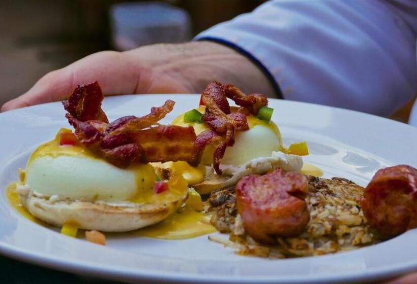 فندق Mercurio   Caters To Gay Men