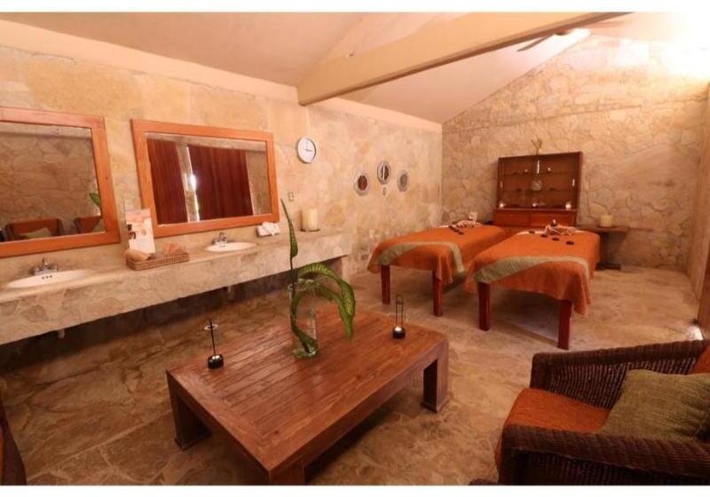 ホテル Mision Palenque