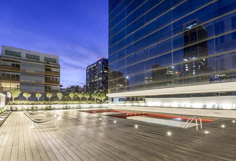 ホテル NH Collection Mexico City Reforma