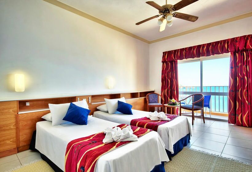 هتل Paradise Bay Resort