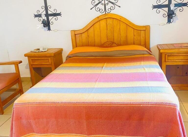 فندق Pie De La Sierra