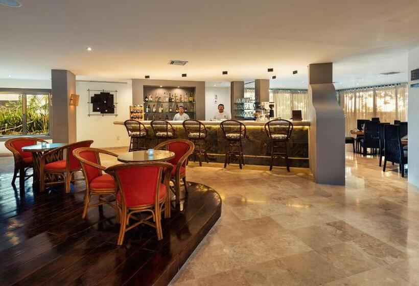 ホテル Playa Azul Cozumel