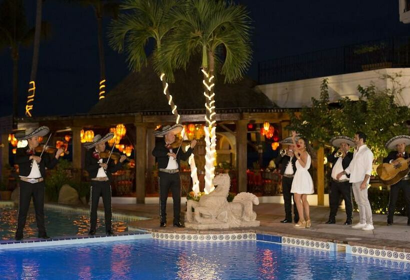 酒店 Playa Los Arcos Beach Resort