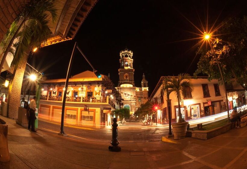 酒店 Playa Los Arcos Beach Resort