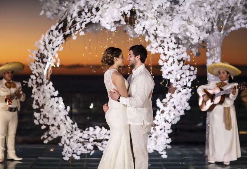 酒店 Playa Los Arcos Beach Resort