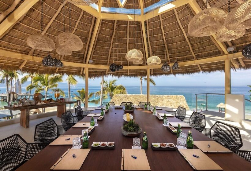 酒店 Playa Los Arcos Beach Resort