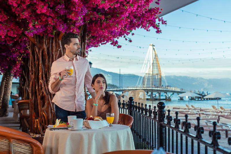 酒店 Playa Los Arcos Beach Resort