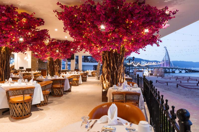 酒店 Playa Los Arcos Beach Resort