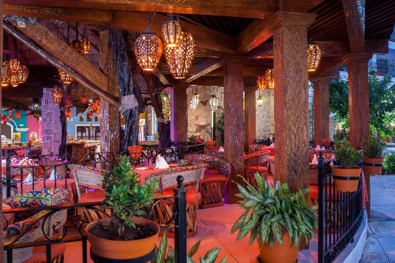 酒店 Playa Los Arcos Beach Resort