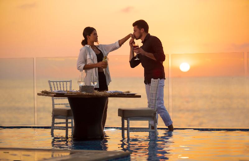 酒店 Playa Los Arcos Beach Resort