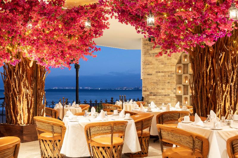 酒店 Playa Los Arcos Beach Resort