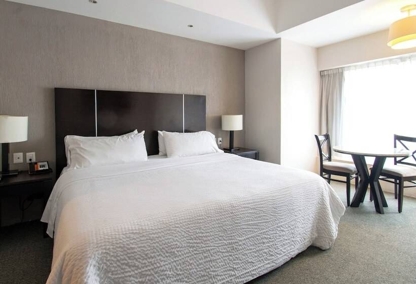 Отель Plaza Génova Centro