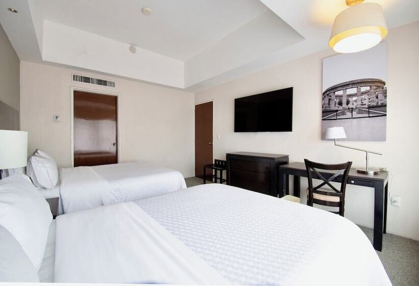 Отель Plaza Génova Centro