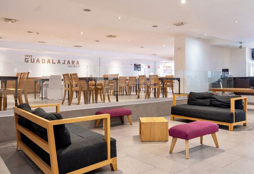 Отель Plaza Génova Centro