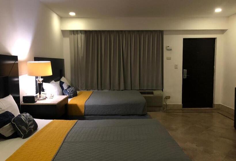 בית מלון כפרי Wyndham Garden Los Mochis Plaza Inn