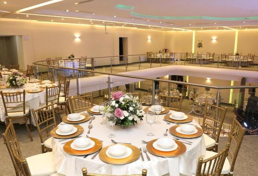 בית מלון כפרי Wyndham Garden Los Mochis Plaza Inn