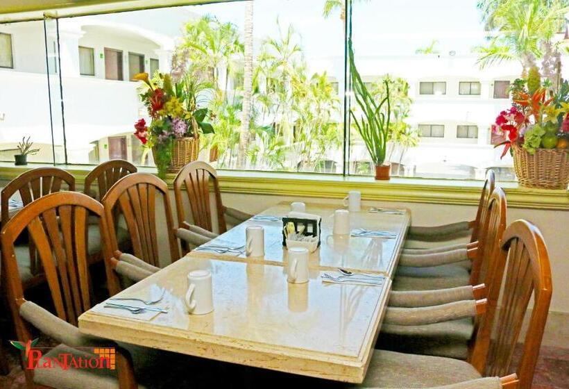 בית מלון כפרי Wyndham Garden Los Mochis Plaza Inn